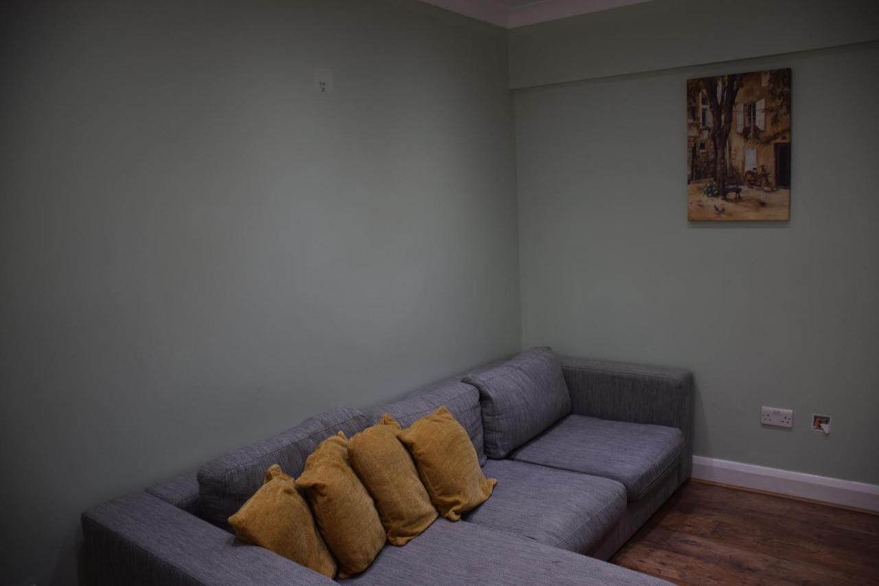 Three Bedroom House Lancaster Road Londres Exterior foto