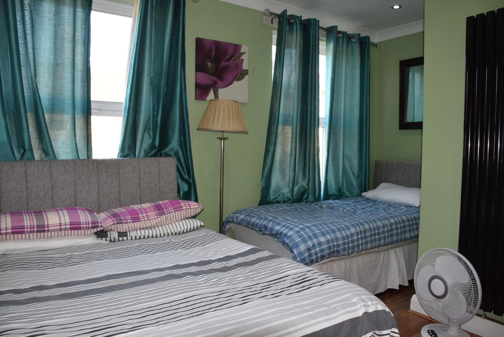 Three Bedroom House Lancaster Road Londres Exterior foto